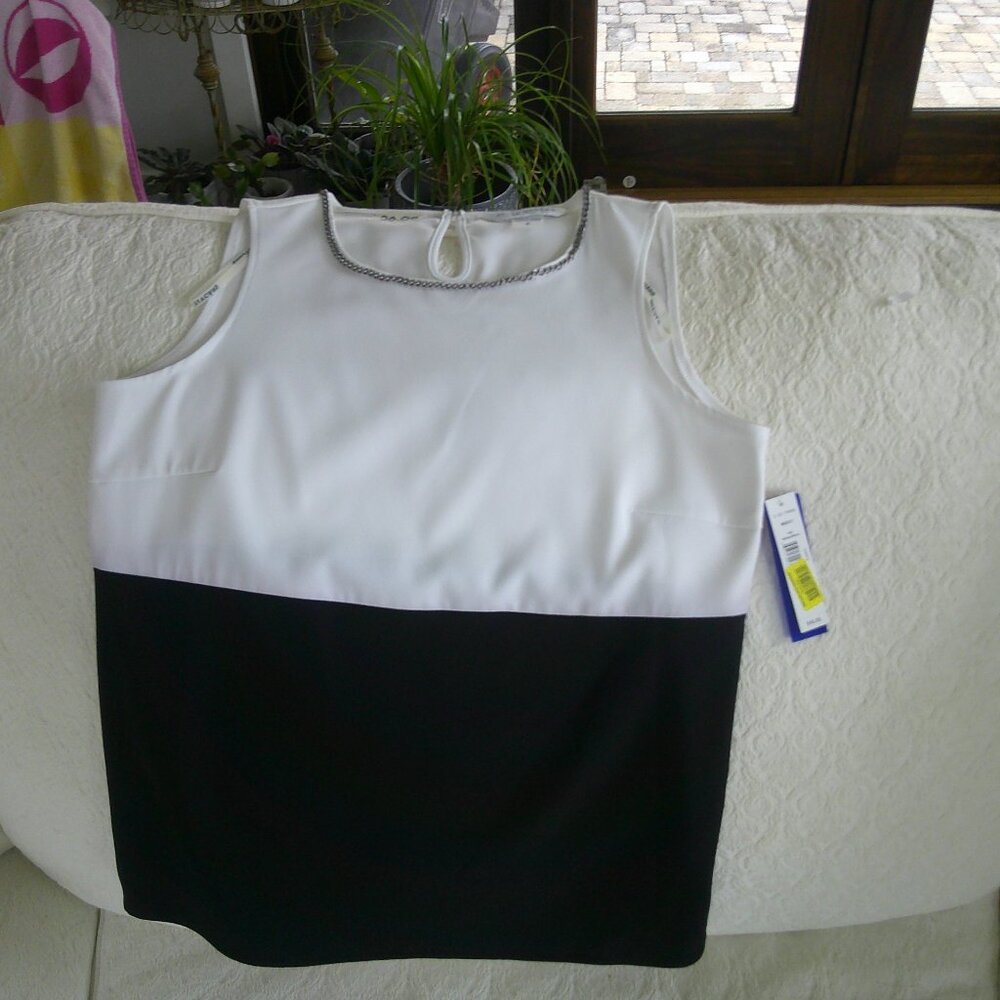 Size 8 Peter Nygard Sleeveless Top